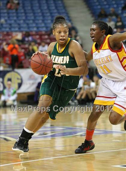 Thumbnail 1 in Berkeley vs. Kennedy (CIF D1 NorCal Regional Final) photogallery.