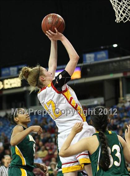 Thumbnail 2 in Berkeley vs. Kennedy (CIF D1 NorCal Regional Final) photogallery.