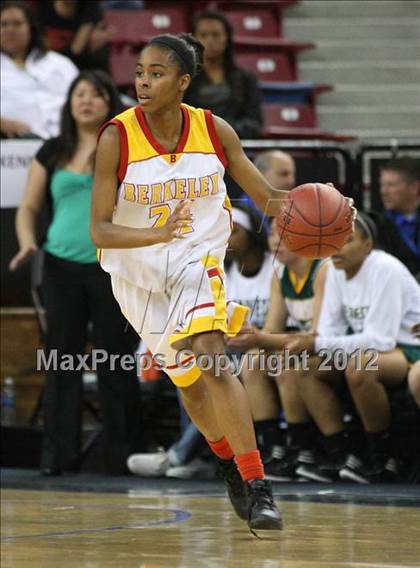 Thumbnail 1 in Berkeley vs. Kennedy (CIF D1 NorCal Regional Final) photogallery.