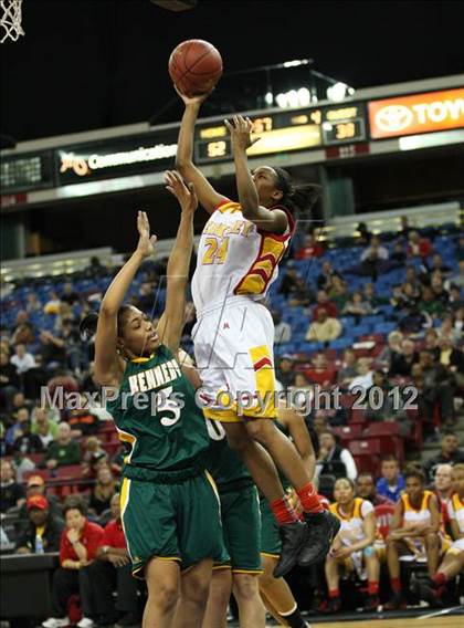 Thumbnail 2 in Berkeley vs. Kennedy (CIF D1 NorCal Regional Final) photogallery.