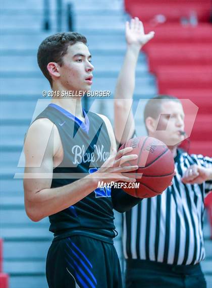 Thumbnail 2 in Darien @ Warde photogallery.