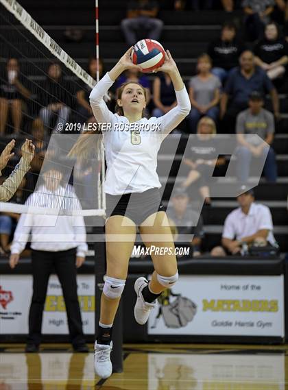 Thumbnail 3 in Tivy @ Seguin photogallery.