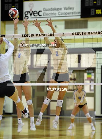 Thumbnail 1 in Tivy @ Seguin photogallery.