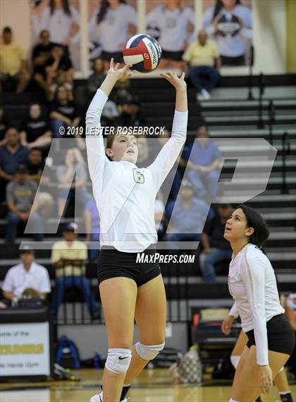 Thumbnail 2 in Tivy @ Seguin photogallery.