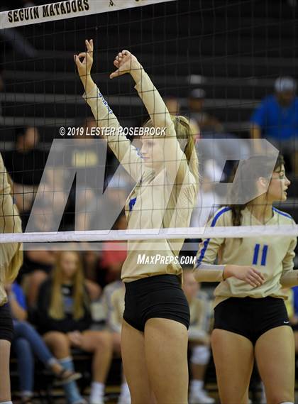 Thumbnail 2 in Tivy @ Seguin photogallery.