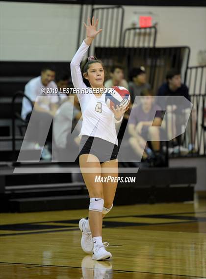 Thumbnail 3 in Tivy @ Seguin photogallery.