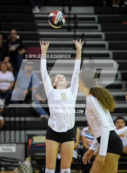 Thumbnail 3 in Tivy @ Seguin photogallery.