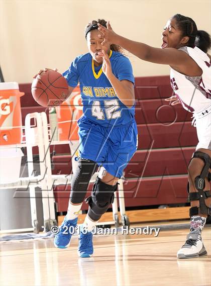 Thumbnail 1 in San Dimas vs. Rancho Mirage (MaxPreps Holiday Classic) photogallery.