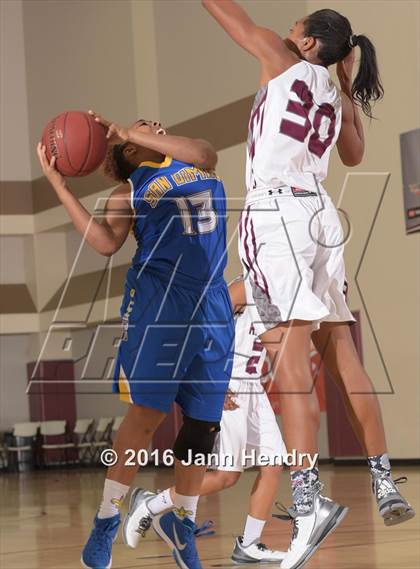 Thumbnail 2 in San Dimas vs. Rancho Mirage (MaxPreps Holiday Classic) photogallery.