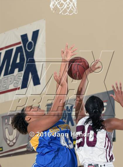 Thumbnail 3 in San Dimas vs. Rancho Mirage (MaxPreps Holiday Classic) photogallery.