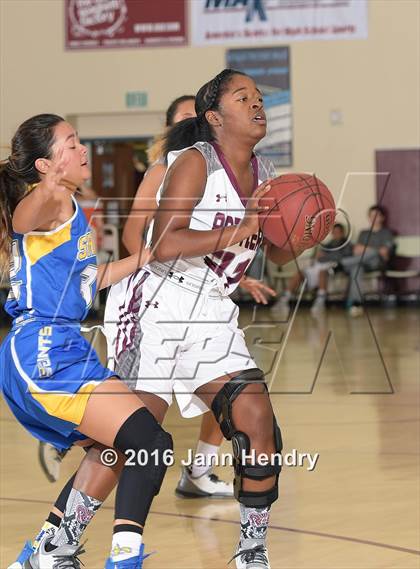 Thumbnail 2 in San Dimas vs. Rancho Mirage (MaxPreps Holiday Classic) photogallery.