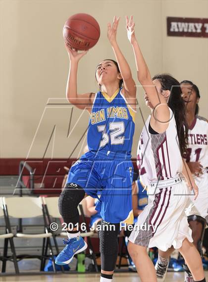 Thumbnail 2 in San Dimas vs. Rancho Mirage (MaxPreps Holiday Classic) photogallery.
