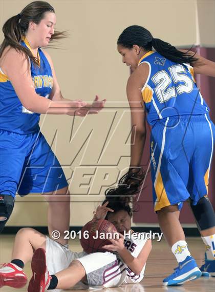 Thumbnail 1 in San Dimas vs. Rancho Mirage (MaxPreps Holiday Classic) photogallery.