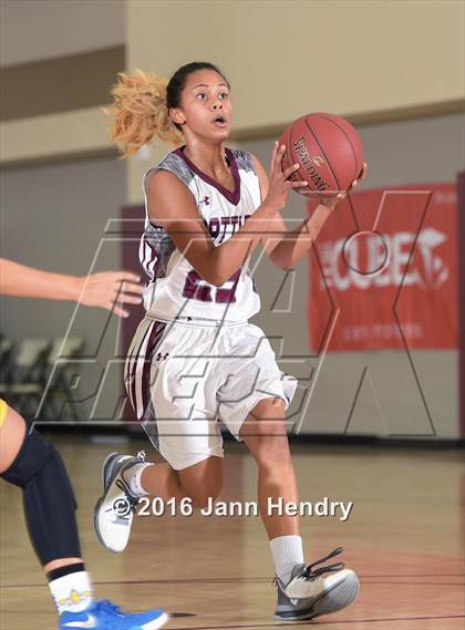 Thumbnail 1 in San Dimas vs. Rancho Mirage (MaxPreps Holiday Classic) photogallery.