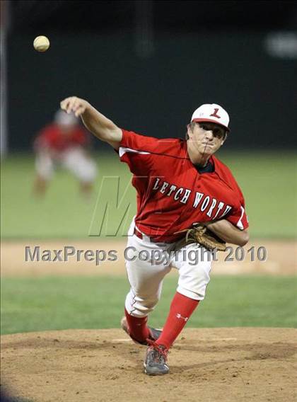 Thumbnail 2 in Caledonia-Mumford vs Letchworth (Section 5 Class CC Semifinal) photogallery.
