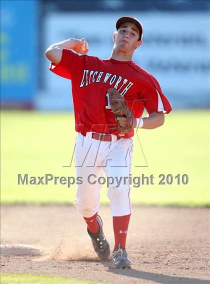 Thumbnail 2 in Caledonia-Mumford vs Letchworth (Section 5 Class CC Semifinal) photogallery.