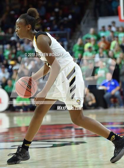 Thumbnail 3 in Mountain Heritage vs. Farmville Central (NCHSAA 2A Final) photogallery.