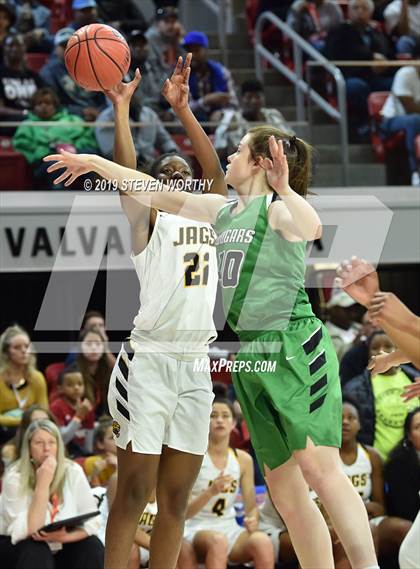 Thumbnail 2 in Mountain Heritage vs. Farmville Central (NCHSAA 2A Final) photogallery.