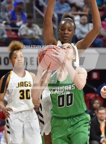 Thumbnail 1 in Mountain Heritage vs. Farmville Central (NCHSAA 2A Final) photogallery.