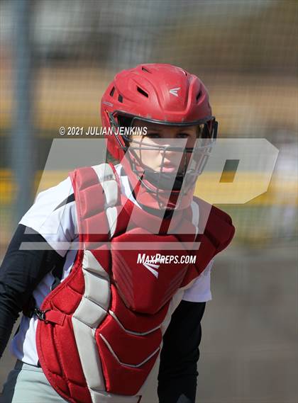Thumbnail 3 in Canyon Ridge vs. Nampa photogallery.