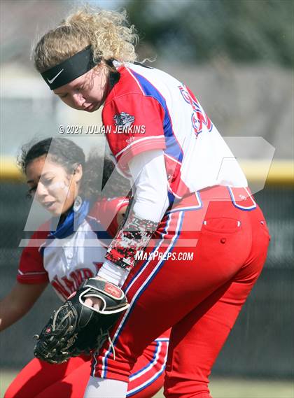 Thumbnail 1 in Canyon Ridge vs. Nampa photogallery.
