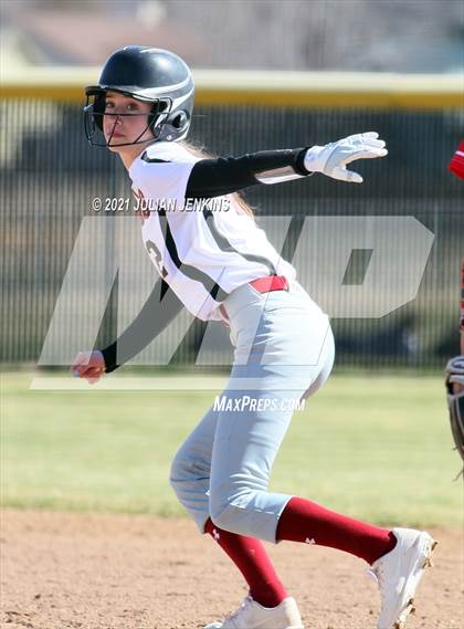 Thumbnail 3 in Canyon Ridge vs. Nampa photogallery.