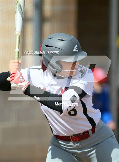 Thumbnail 3 in Canyon Ridge vs. Nampa photogallery.