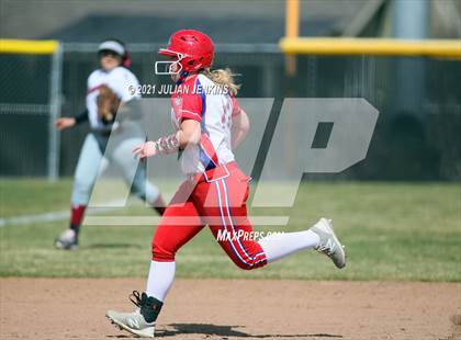Thumbnail 3 in Canyon Ridge vs. Nampa photogallery.