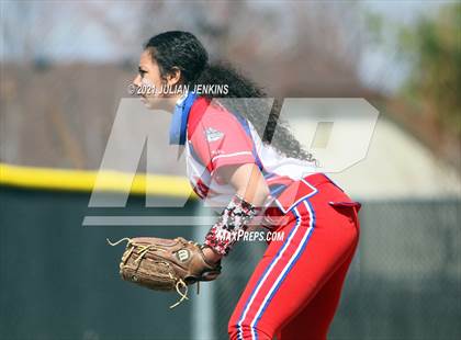 Thumbnail 2 in Canyon Ridge vs. Nampa photogallery.