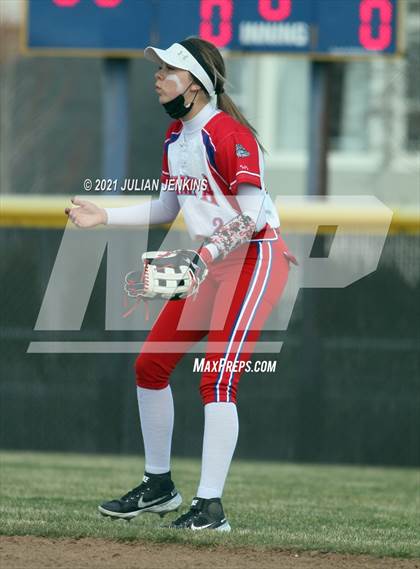 Thumbnail 1 in Canyon Ridge vs. Nampa photogallery.