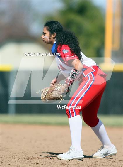 Thumbnail 1 in Canyon Ridge vs. Nampa photogallery.