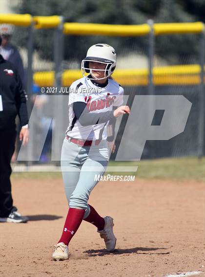Thumbnail 2 in Canyon Ridge vs. Nampa photogallery.