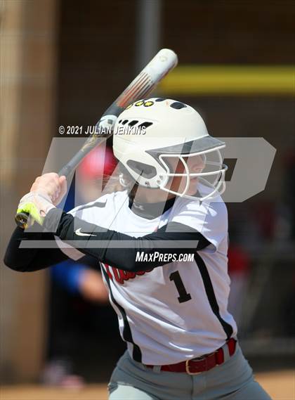 Thumbnail 3 in Canyon Ridge vs. Nampa photogallery.