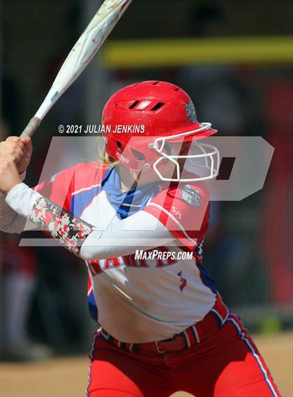 Thumbnail 3 in Canyon Ridge vs. Nampa photogallery.