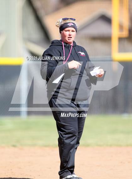 Thumbnail 3 in Canyon Ridge vs. Nampa photogallery.