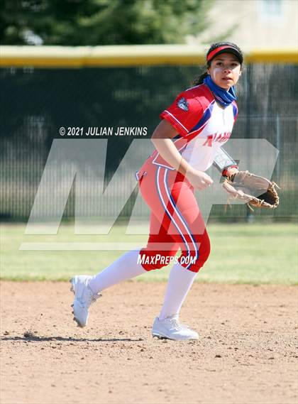 Thumbnail 2 in Canyon Ridge vs. Nampa photogallery.