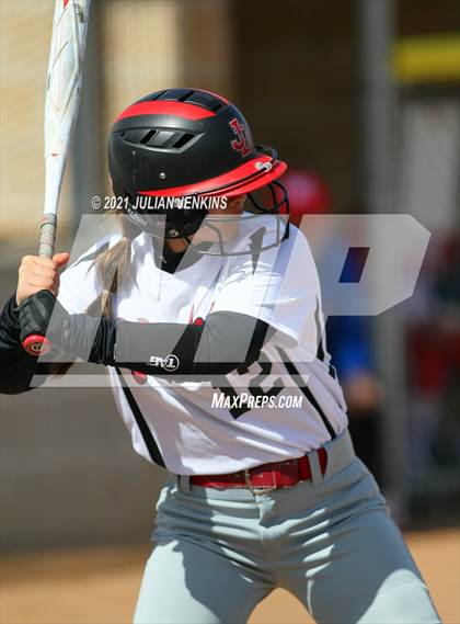 Thumbnail 2 in Canyon Ridge vs. Nampa photogallery.