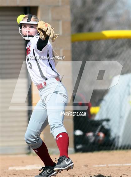 Thumbnail 3 in Canyon Ridge vs. Nampa photogallery.