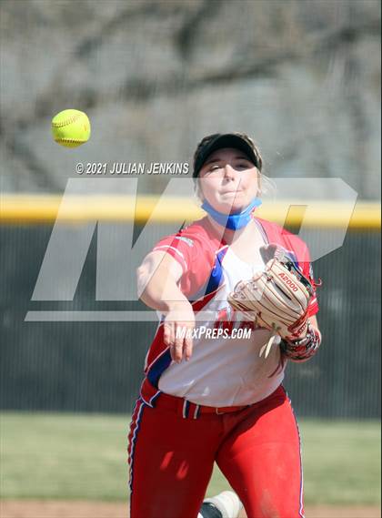 Thumbnail 2 in Canyon Ridge vs. Nampa photogallery.