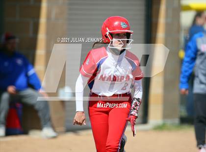 Thumbnail 3 in Canyon Ridge vs. Nampa photogallery.