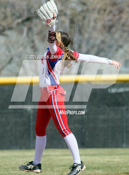 Thumbnail 2 in Canyon Ridge vs. Nampa photogallery.