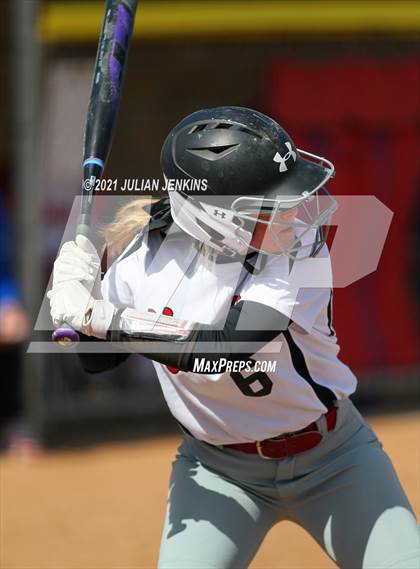 Thumbnail 3 in Canyon Ridge vs. Nampa photogallery.