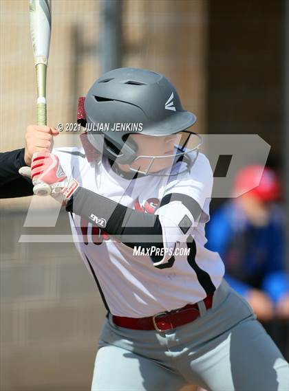 Thumbnail 2 in Canyon Ridge vs. Nampa photogallery.