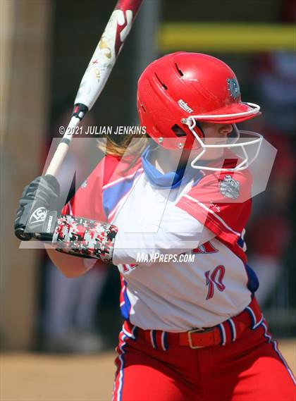 Thumbnail 3 in Canyon Ridge vs. Nampa photogallery.