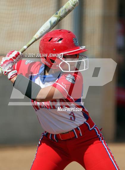 Thumbnail 2 in Canyon Ridge vs. Nampa photogallery.