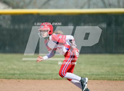 Thumbnail 3 in Canyon Ridge vs. Nampa photogallery.