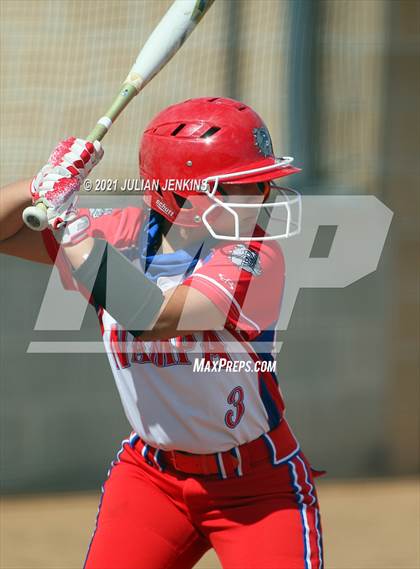 Thumbnail 2 in Canyon Ridge vs. Nampa photogallery.