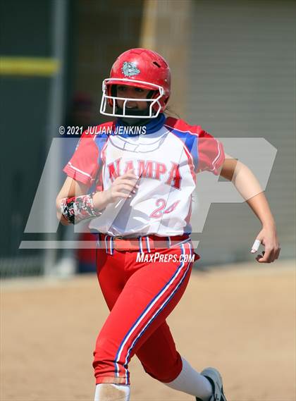 Thumbnail 1 in Canyon Ridge vs. Nampa photogallery.