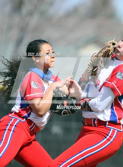 Thumbnail 3 in Canyon Ridge vs. Nampa photogallery.