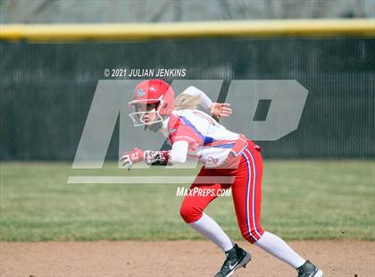 Thumbnail 2 in Canyon Ridge vs. Nampa photogallery.